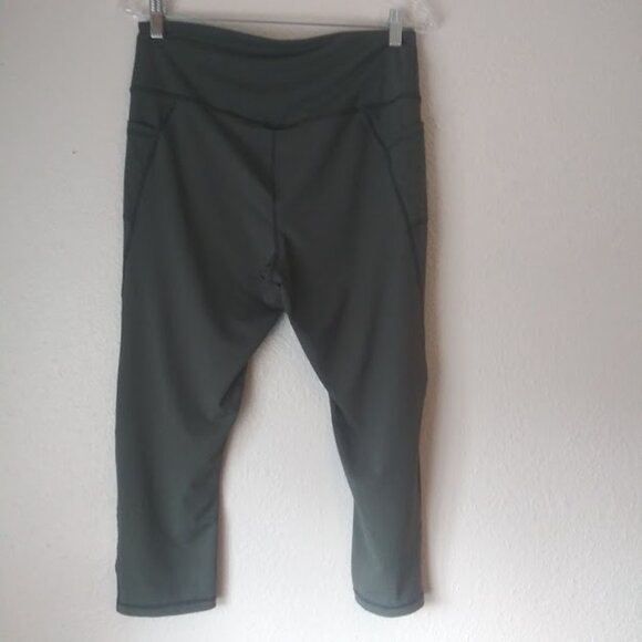 Avia women's size 1XL gray/olive green cropped leggings - Picture 4 of 13